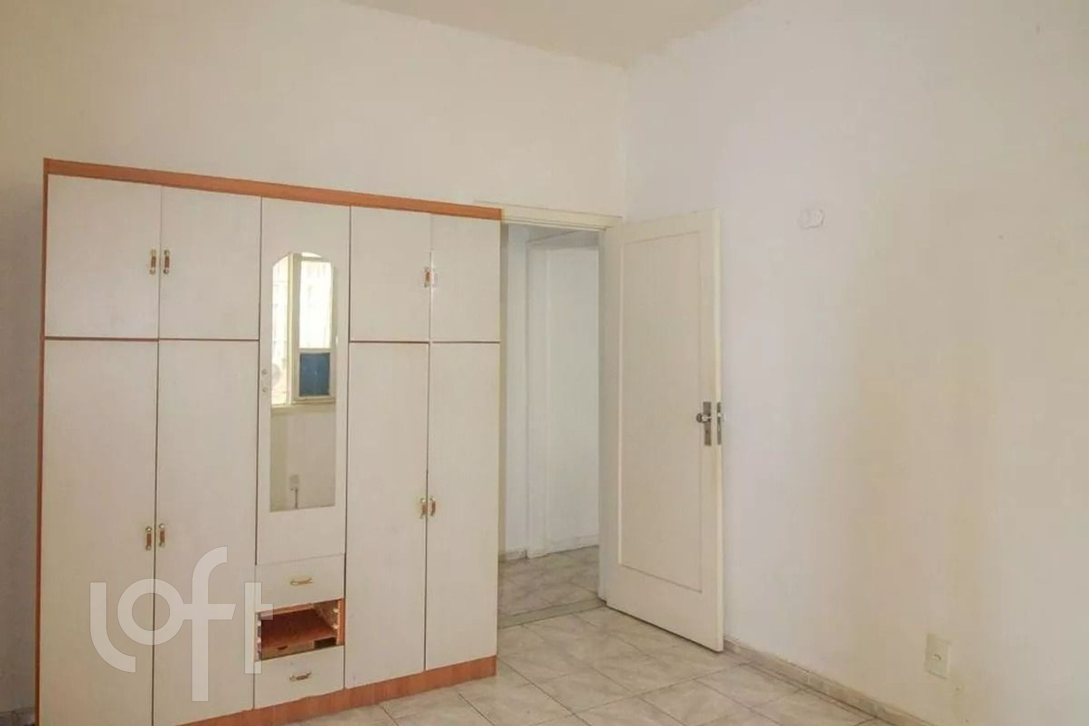 Apartamento à venda com 2 quartos, 70m² - Foto 4