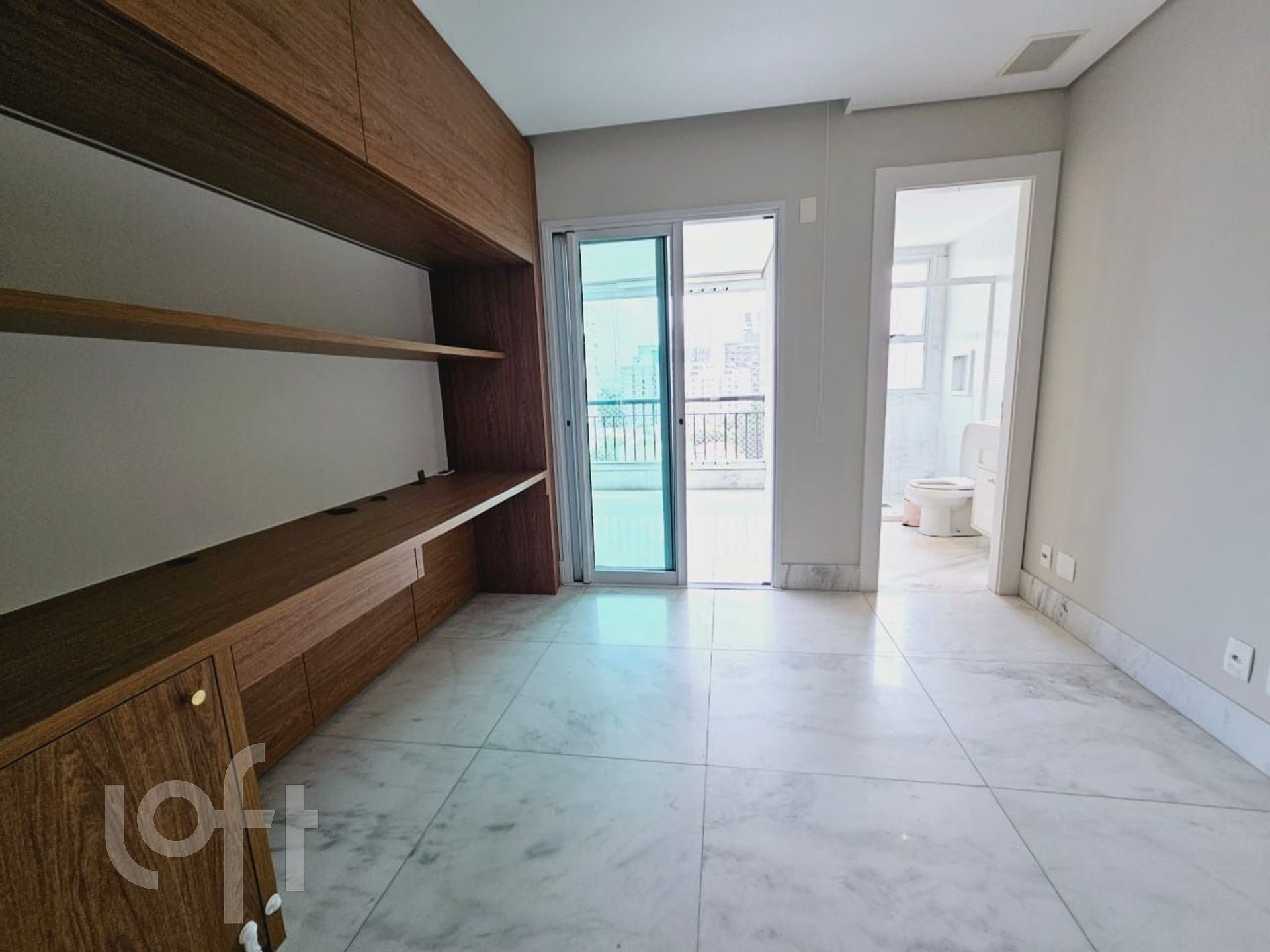 Apartamento à venda com 3 quartos, 223m² - Foto 11