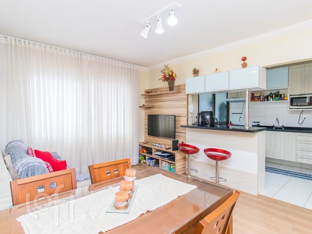 Apartamento com 72m², 2 dormitórios, 1 suíte, 1 vaga, Jardim Botânico em Porto Alegre