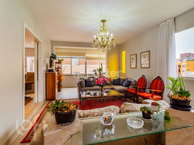 Apartamento com 209m², 3 dormitórios, 1 suíte, 2 vagas, Moinhos de Vento em Porto Alegre