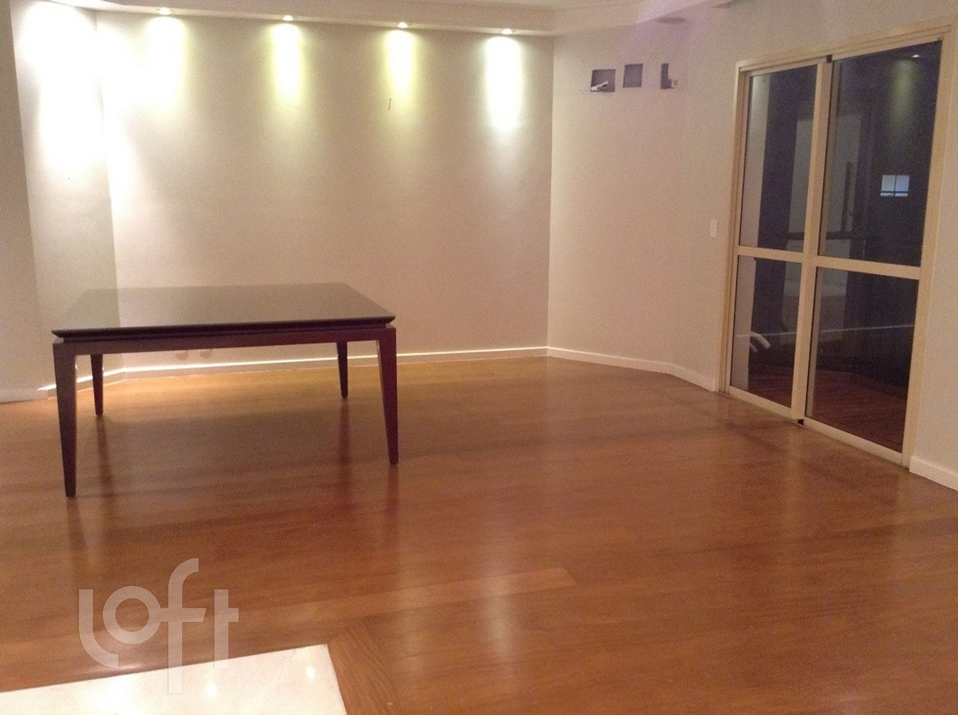 Apartamento à venda com 4 quartos, 165m² - Foto 1