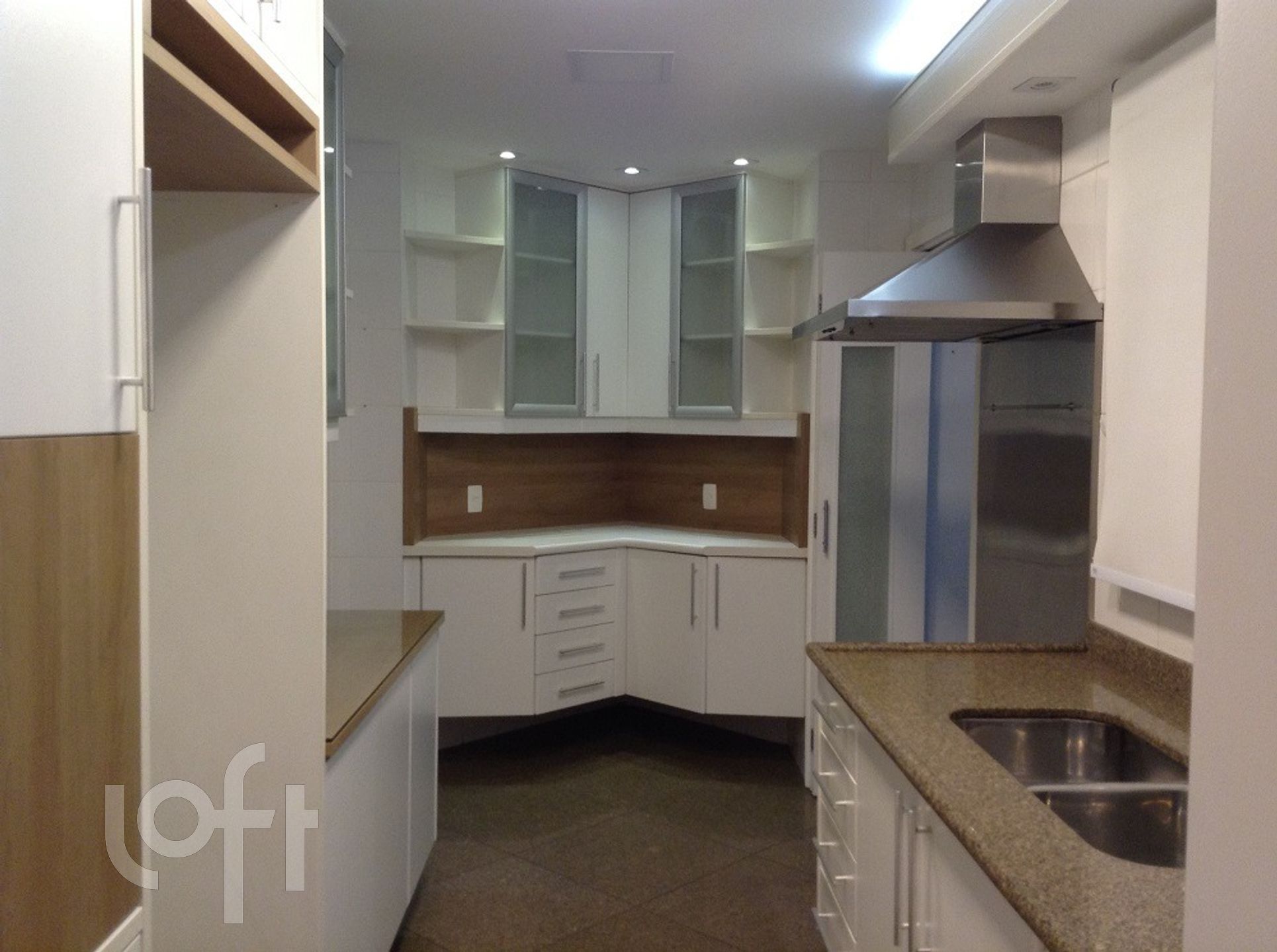 Apartamento à venda com 4 quartos, 165m² - Foto 27