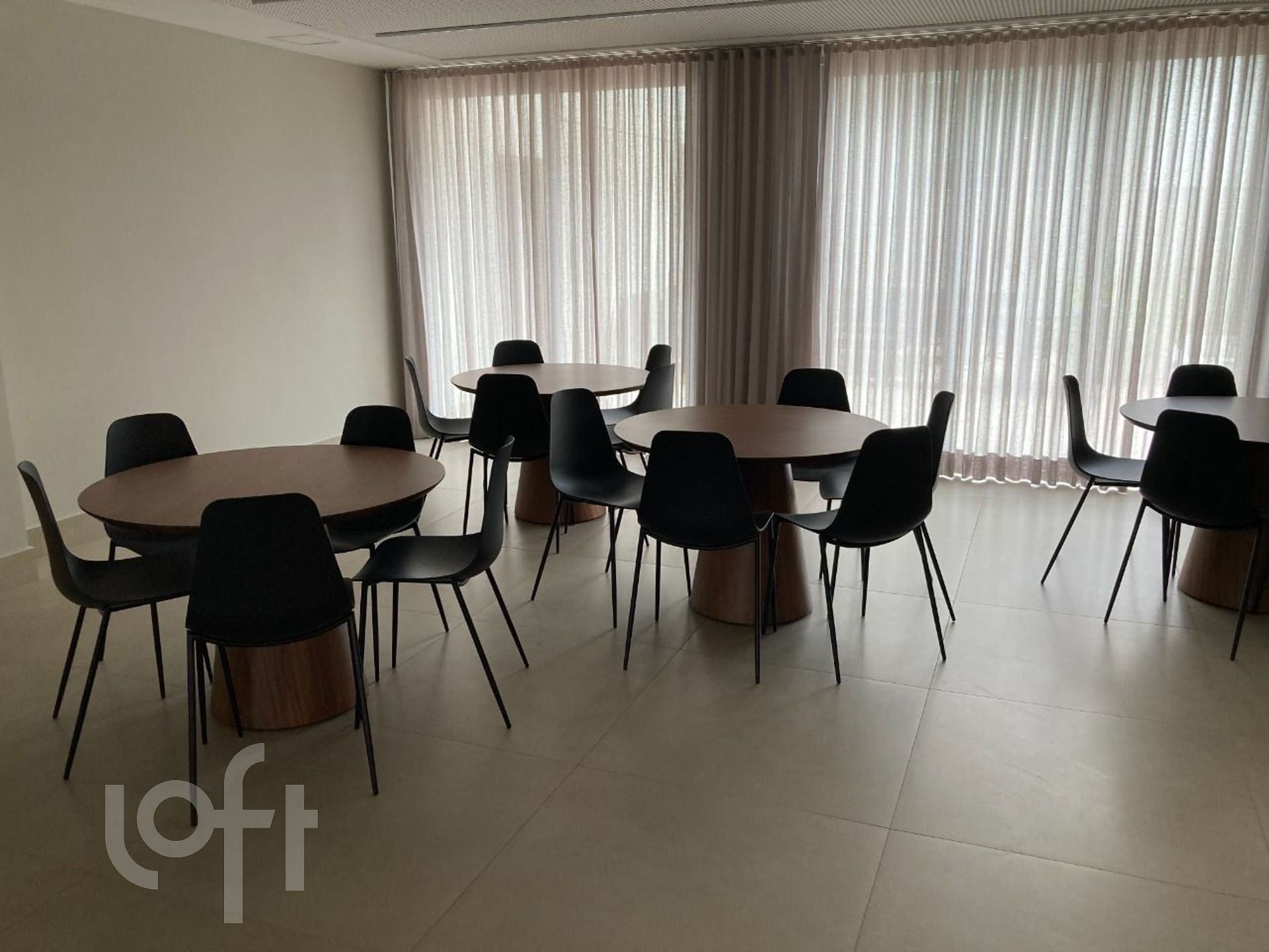 Apartamento à venda com 2 quartos, 67m² - Foto 4