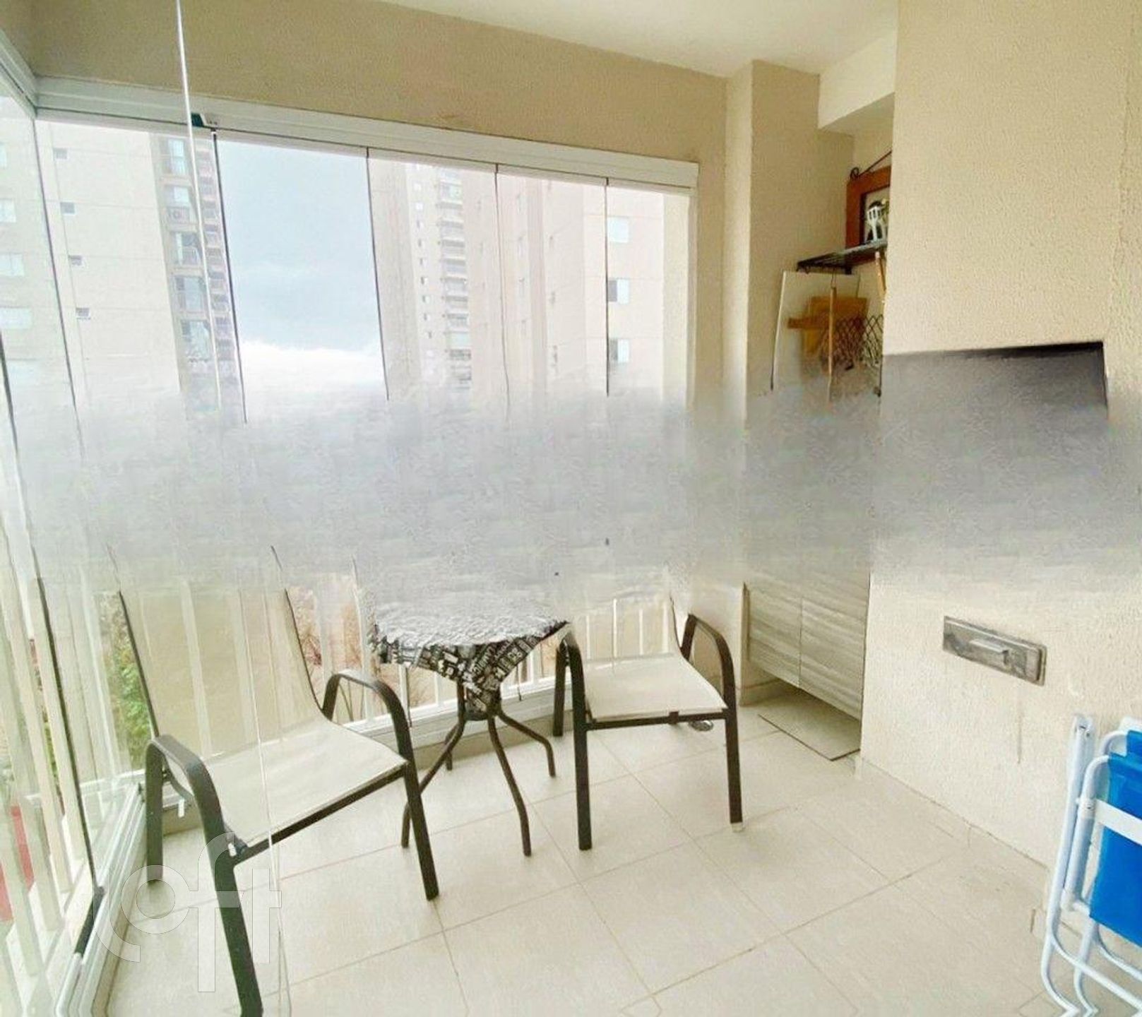 Apartamento à venda com 3 quartos, 75m² - Foto 1