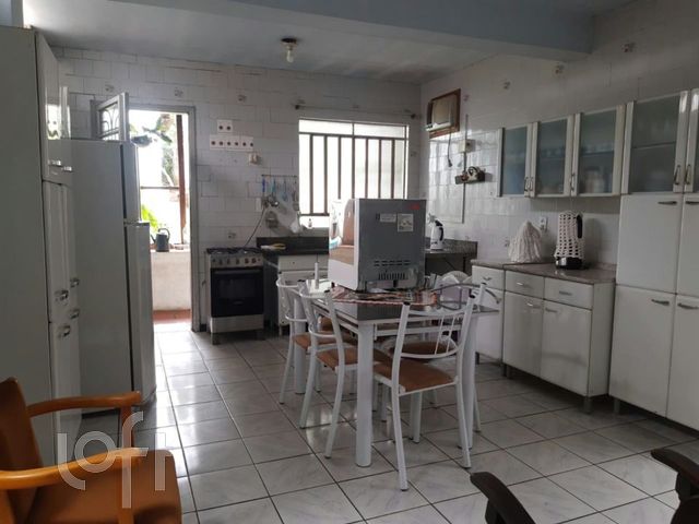 Casa com 60m², 2 dormitórios, 1 suíte, 2 vagas, Cristo Redentor em Porto Alegre