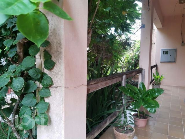 Casa com 60m², 2 dormitórios, 1 suíte, 2 vagas, Cristo Redentor em Porto Alegre