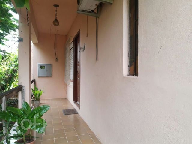 Casa com 60m², 2 dormitórios, 1 suíte, 2 vagas, Cristo Redentor em Porto Alegre