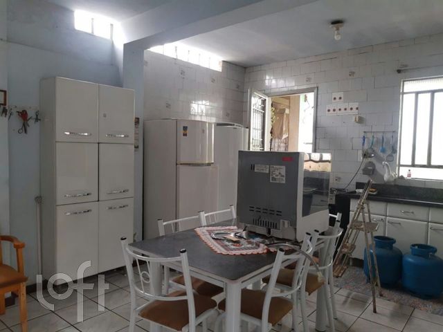 Casa com 60m², 2 dormitórios, 1 suíte, 2 vagas, Cristo Redentor em Porto Alegre