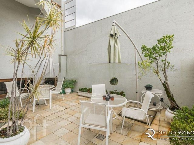 Casa em Condomínio com 445m², 6 dormitórios, 3 suítes, 3 vagas, Chácara das Pedras em Porto Alegre