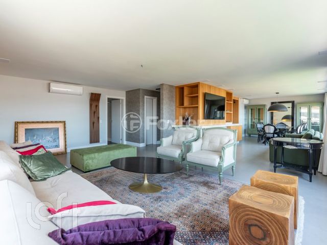 Apartamento com 207m², 3 dormitórios, 3 suítes, 2 vagas, Rio Branco em Porto Alegre