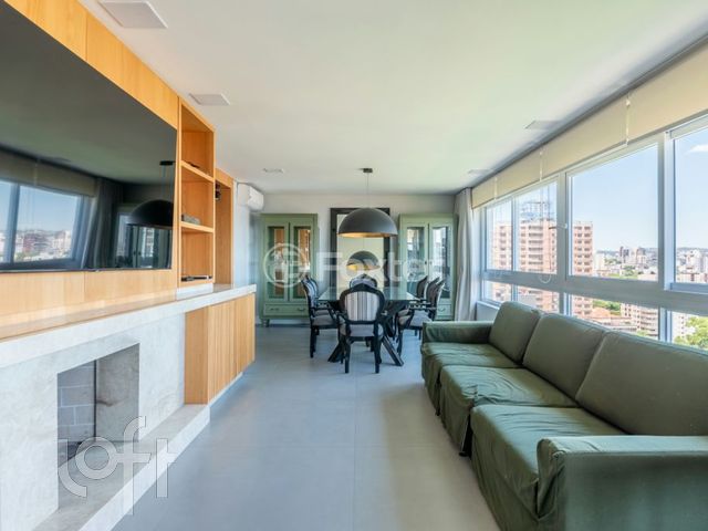 Apartamento com 207m², 3 dormitórios, 3 suítes, 2 vagas, Rio Branco em Porto Alegre