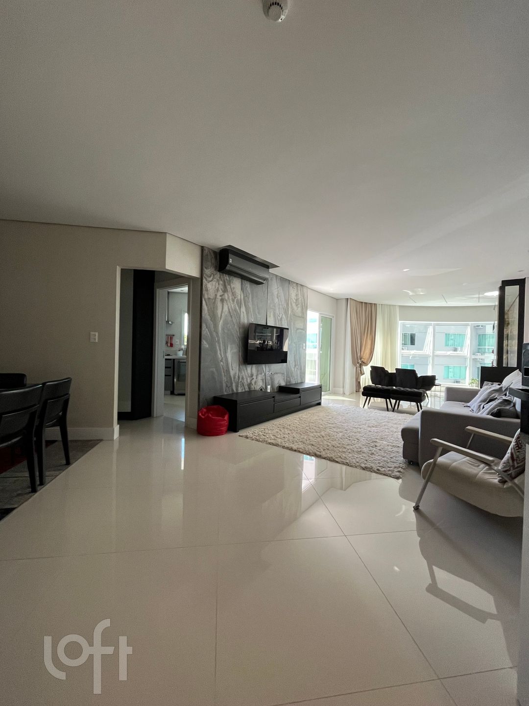 Apartamento à venda em Pioneiros com 155 m², 4 quartos, 6 vagas