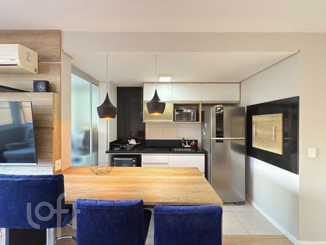 Apartamento com 62m², 2 dormitórios, 1 suíte, 2 vagas, Rio Branco em Porto Alegre