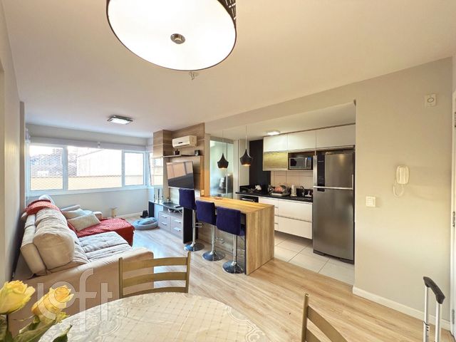 Apartamento com 62m², 2 dormitórios, 1 suíte, 2 vagas, Rio Branco em Porto Alegre