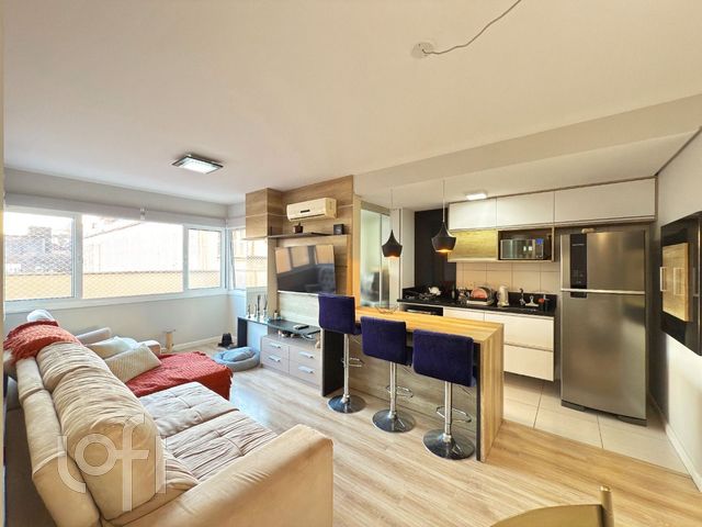 Apartamento com 62m², 2 dormitórios, 1 suíte, 2 vagas, Rio Branco em Porto Alegre