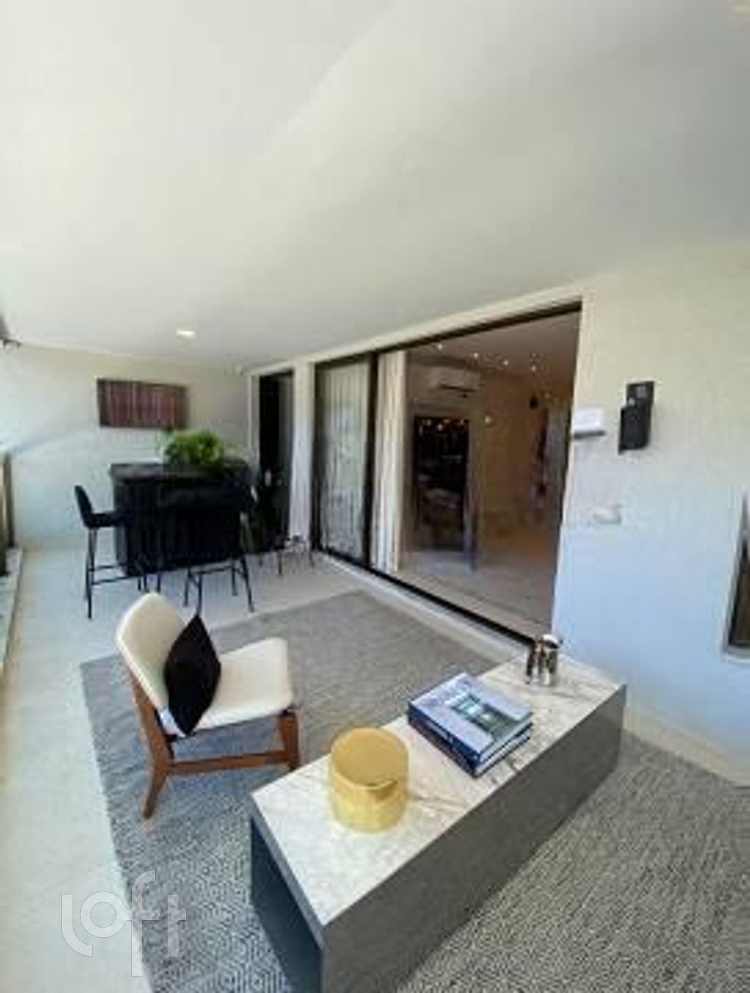 Apartamento à venda com 4 quartos, 156m² - Foto 1