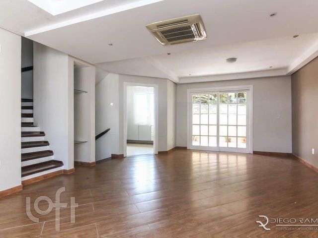 Casa em Condomínio com 242m², 4 dormitórios, 2 suítes, 4 vagas, Chácara das Pedras em Porto Alegre