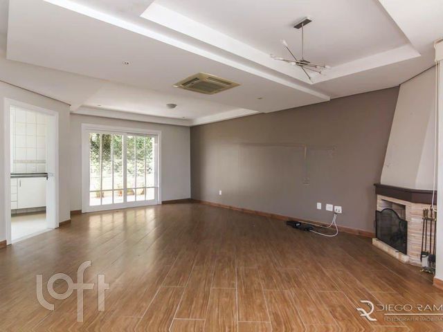 Casa em Condomínio com 242m², 4 dormitórios, 2 suítes, 4 vagas, Chácara das Pedras em Porto Alegre