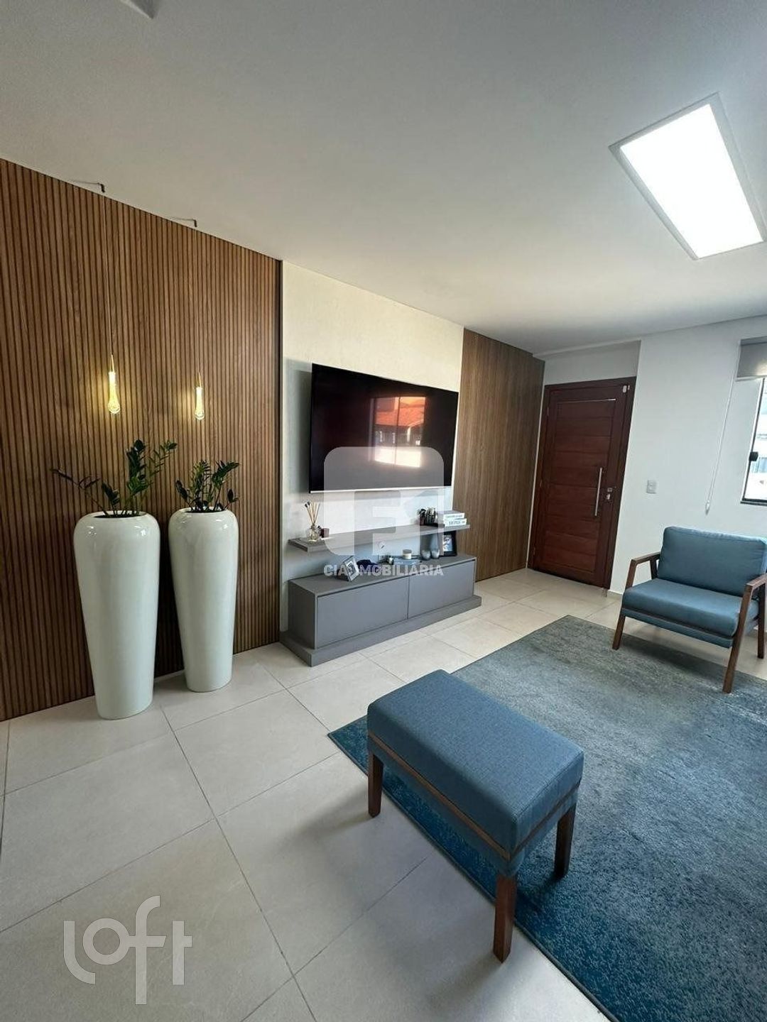 Casa Residencial com 107m², 3 quartos, 1 suíte, 2 garagens, no bairro São João do Rio Vermelho em Florianópolis