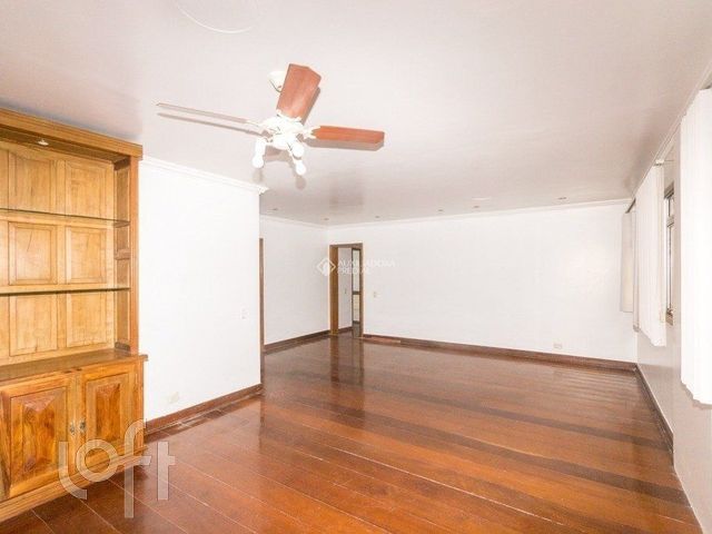 Apartamento com 138m², 3 dormitórios, 1 suíte, 1 vaga, Petrópolis em Porto Alegre
