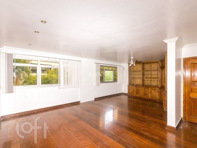 Apartamento com 138m², 3 dormitórios, 1 suíte, 1 vaga, Petrópolis em Porto Alegre