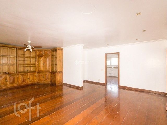 Apartamento com 138m², 3 dormitórios, 1 suíte, 1 vaga, Petrópolis em Porto Alegre