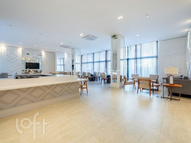 Apartamento com 218m², 3 dormitórios, 3 suítes, 3 vagas, Petrópolis em Porto Alegre