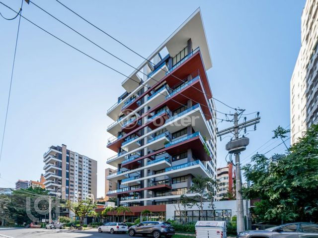 Apartamento com 218m², 3 dormitórios, 3 suítes, 3 vagas, Petrópolis em Porto Alegre