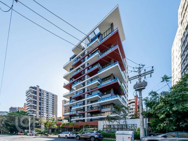 Apartamento com 218m², 3 dormitórios, 3 suítes, 3 vagas, Petrópolis em Porto Alegre