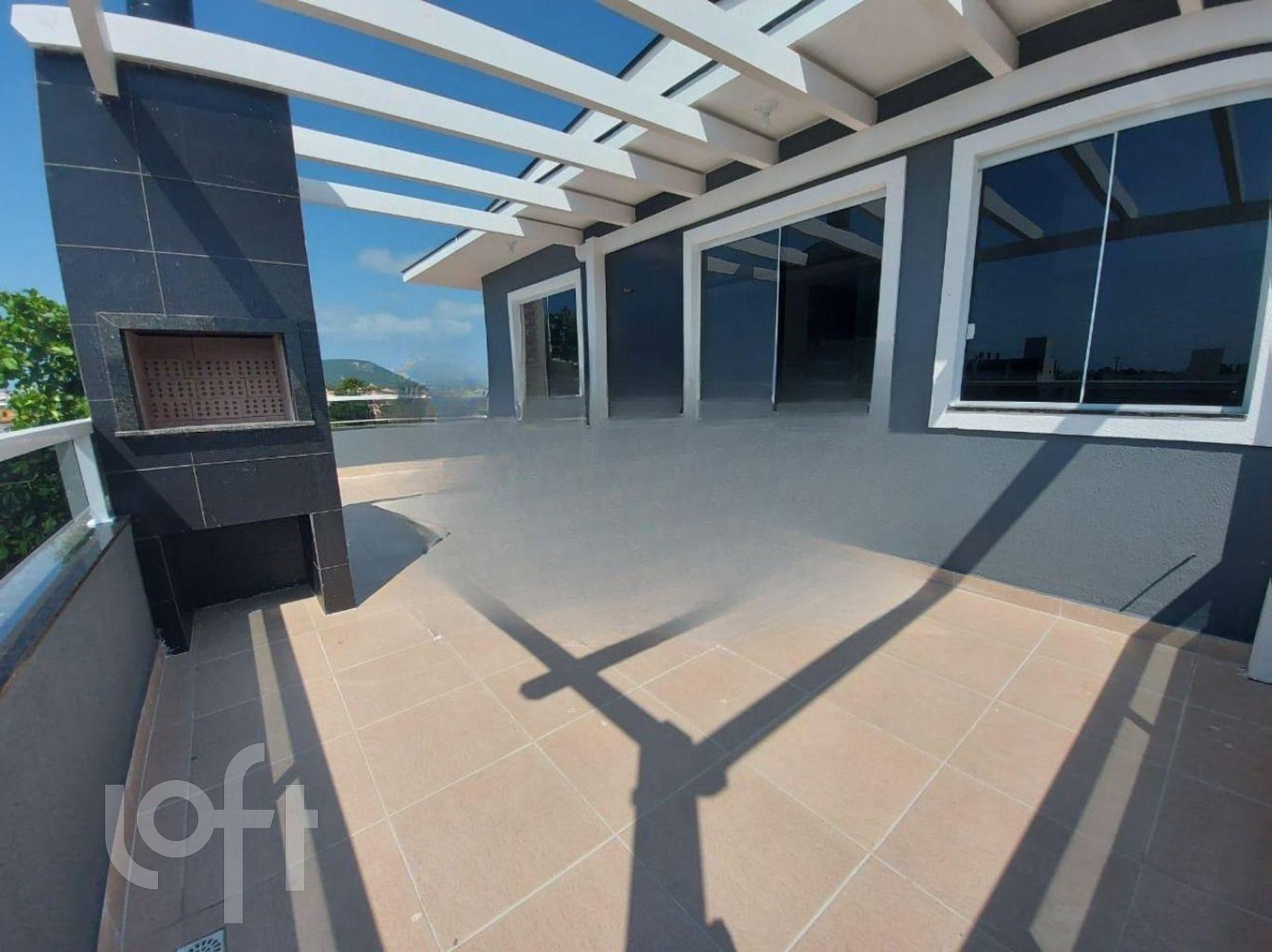 Apartamento à venda em Ingleses com 141 m², 3 quartos, 1 suíte, 2 vagas