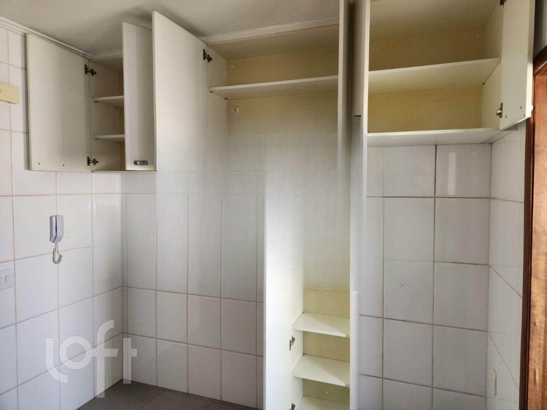 Apartamento à venda com 2 quartos, 65m² - Foto 2