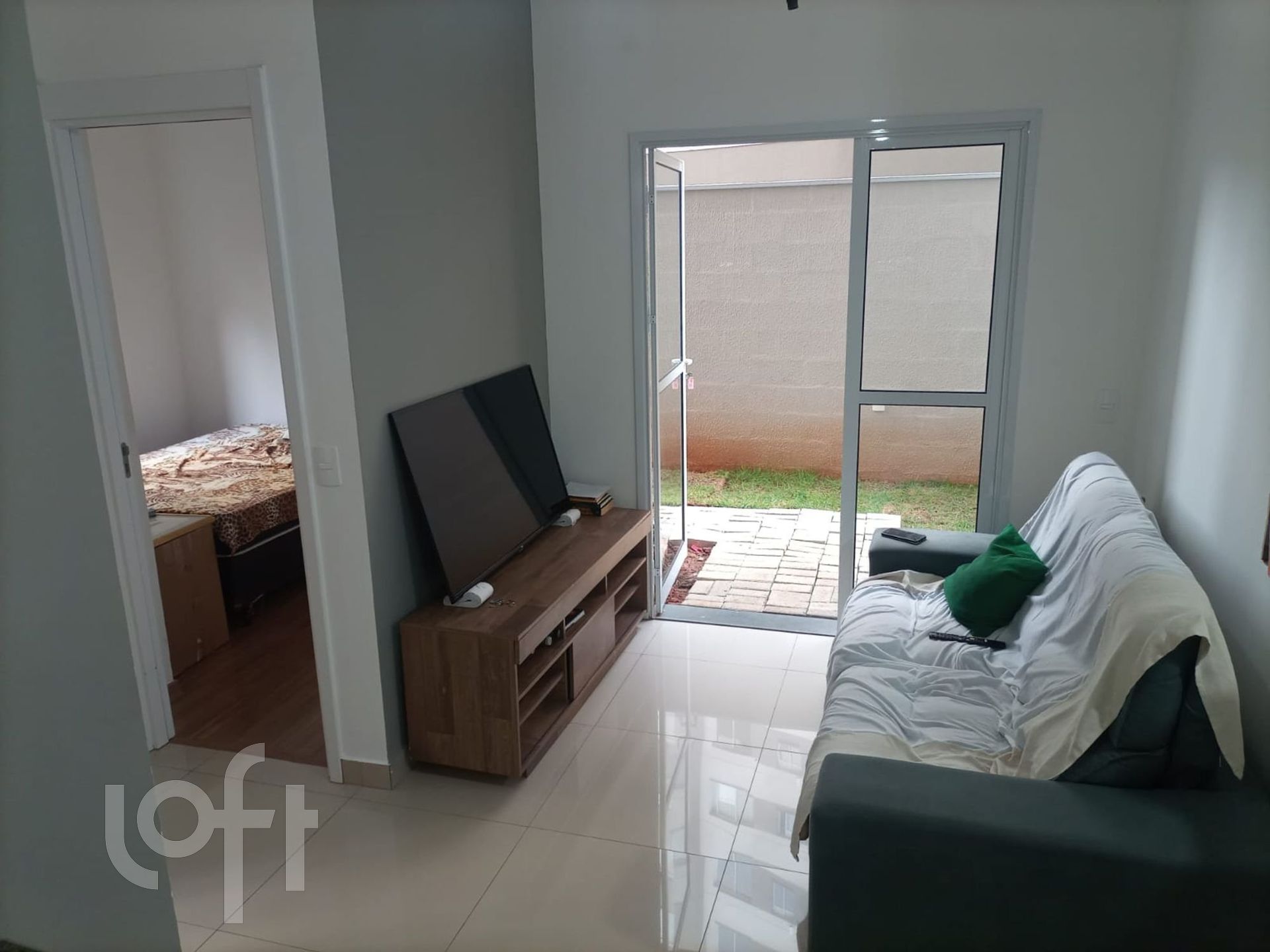 Apartamento à venda com 2 quartos, 73m² - Foto 1