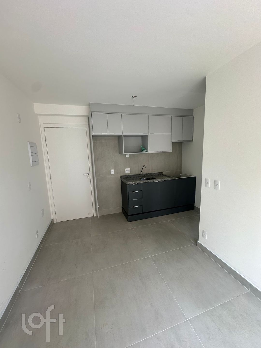 Apartamento à venda com 1 quarto, 27m² - Foto 2