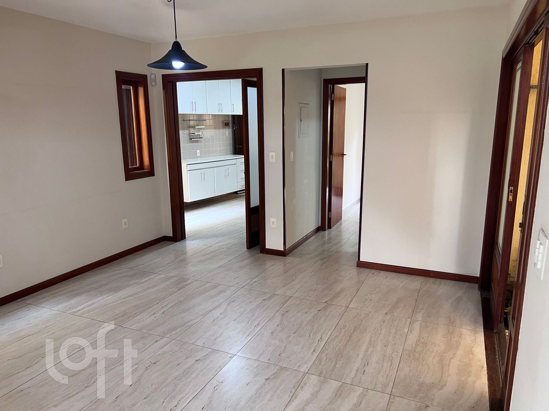 Casa à venda com 2 quartos, 190m² - Foto 2