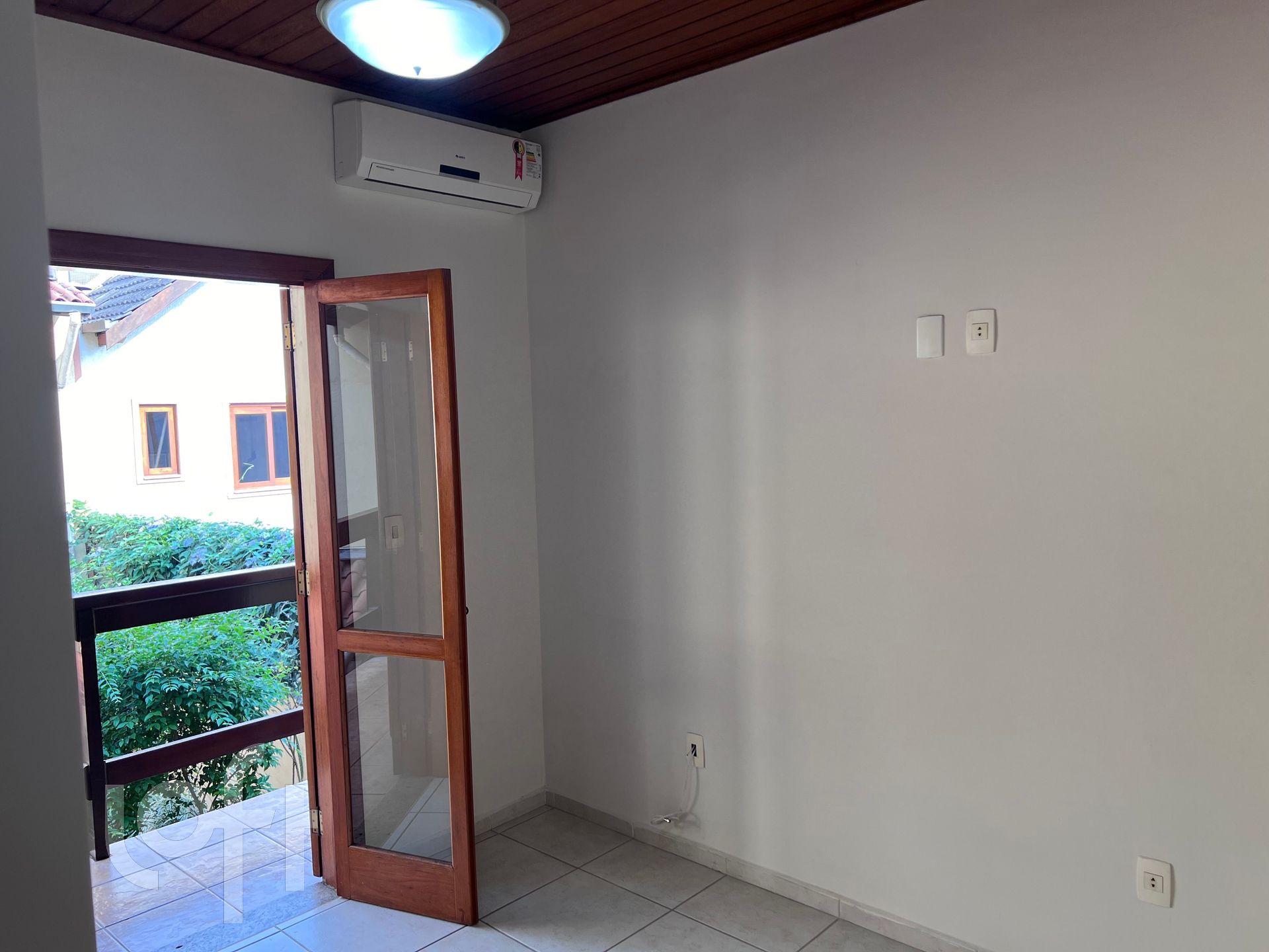 Casa à venda com 2 quartos, 190m² - Foto 10