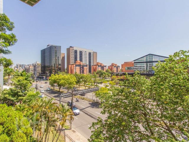 Apartamento com 154m², 3 dormitórios, 1 suíte, 2 vagas, Chácara das Pedras em Porto Alegre