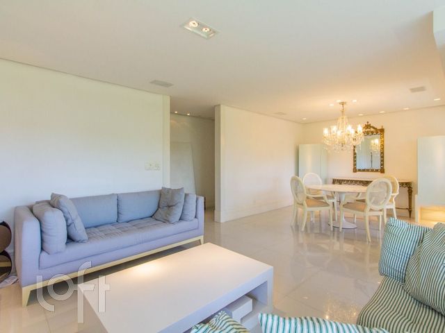 Apartamento com 154m², 3 dormitórios, 1 suíte, 2 vagas, Chácara das Pedras em Porto Alegre