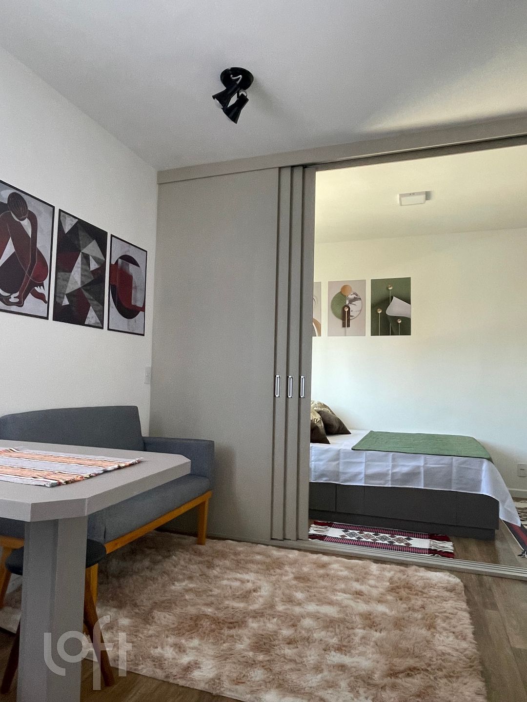 Apartamento à venda com 1 quarto, 24m² - Foto 2