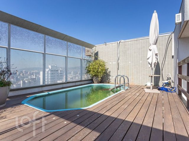 Apartamento com 170m², 3 dormitórios, 1 suíte, 2 vagas, Petrópolis em Porto Alegre