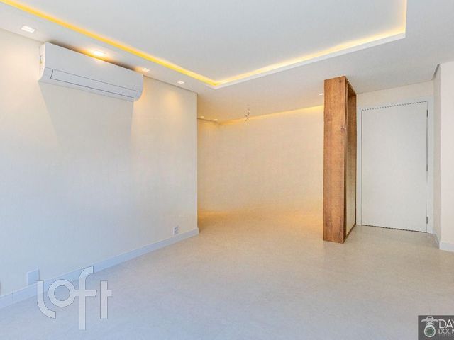 Apartamento com 106m², 3 dormitórios, 1 suíte, 1 vaga, Menino Deus em Porto Alegre