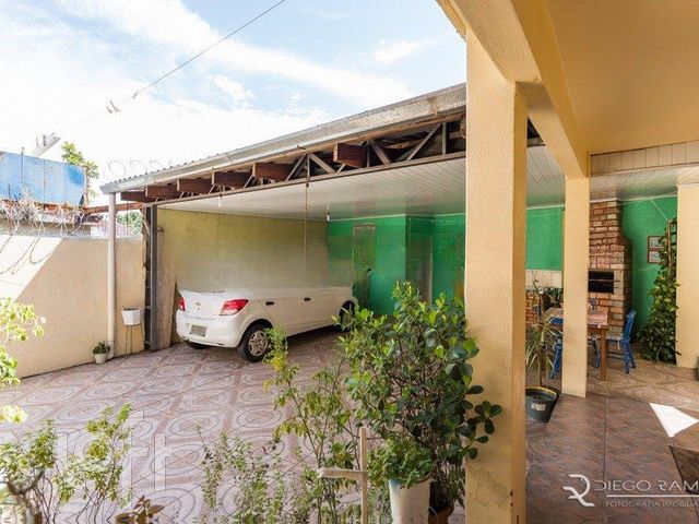 Casa com 119m², 3 dormitórios, 1 suíte, 5 vagas, Cristo Redentor em Porto Alegre