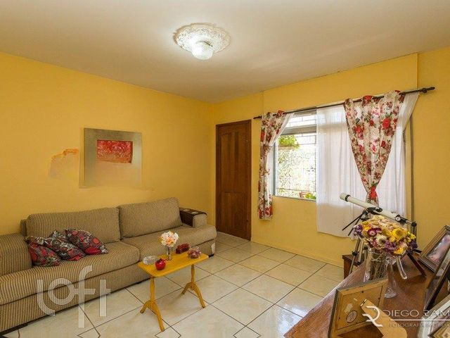 Casa com 119m², 3 dormitórios, 1 suíte, 5 vagas, Cristo Redentor em Porto Alegre