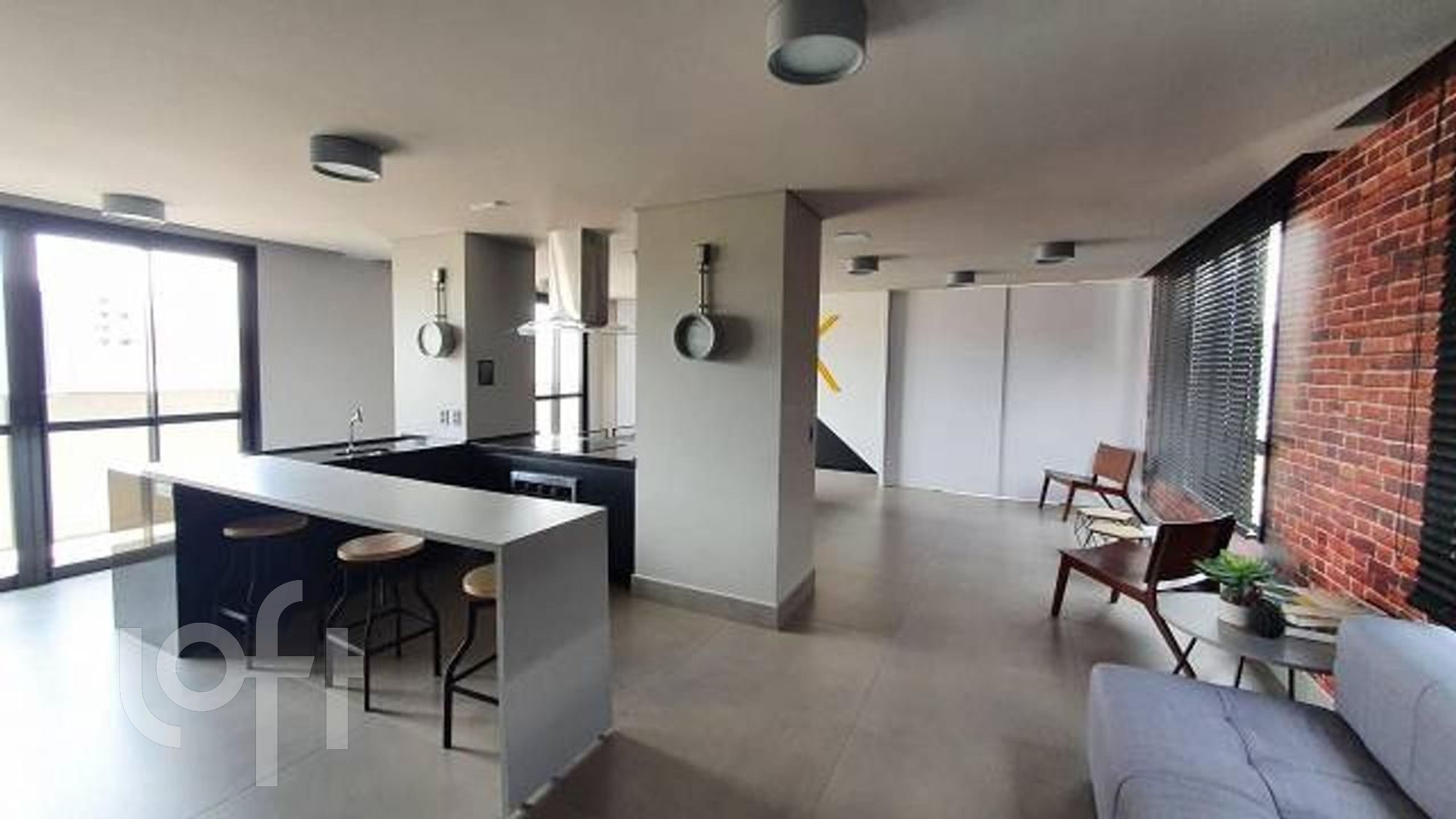 Apartamento à venda com 1 quarto, 33m² - Foto 1