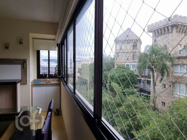 Apartamento com 93m², 3 dormitórios, 1 suíte, 2 vagas, Rio Branco em Porto Alegre