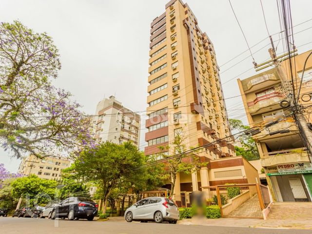 Apartamento com 93m², 3 dormitórios, 1 suíte, 2 vagas, Rio Branco em Porto Alegre