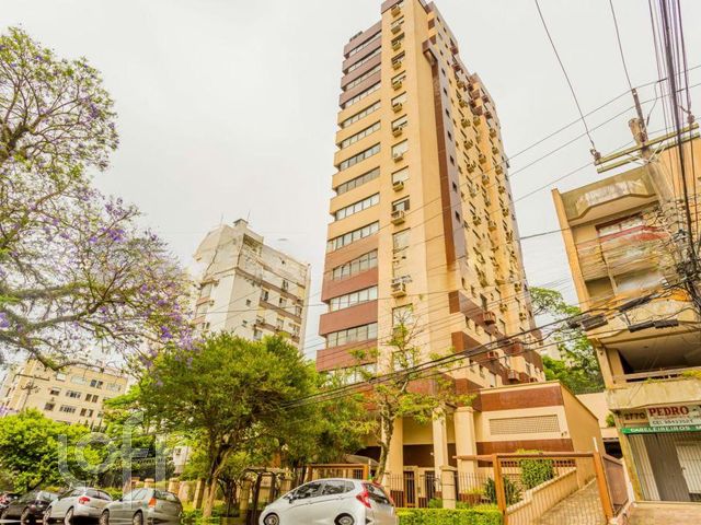 Apartamento com 93m², 3 dormitórios, 1 suíte, 2 vagas, Rio Branco em Porto Alegre
