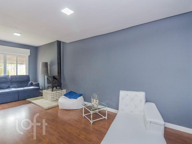 Casa com 269m², 3 dormitórios, 2 suítes, 5 vagas, Petrópolis em Porto Alegre