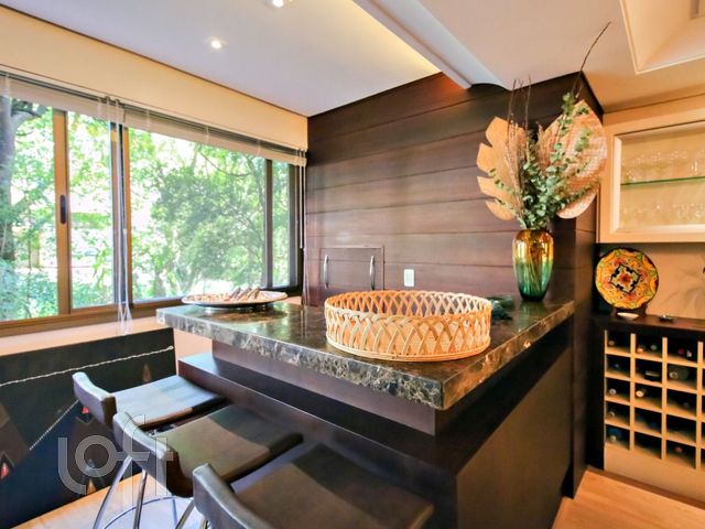 Apartamento com 117m², 3 dormitórios, 1 suíte, 1 vaga, Higienópolis em Porto Alegre