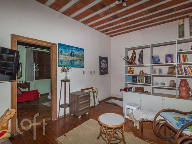 Casa com 181m², 2 dormitórios, 2 suítes, 2 vagas, Rio Branco em Porto Alegre