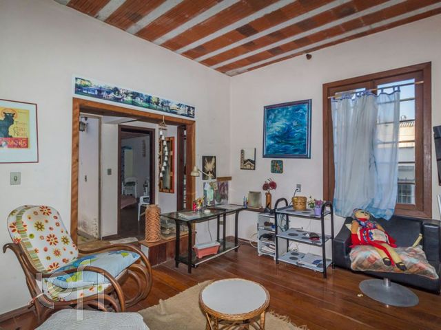 Casa com 181m², 2 dormitórios, 2 suítes, 2 vagas, Rio Branco em Porto Alegre